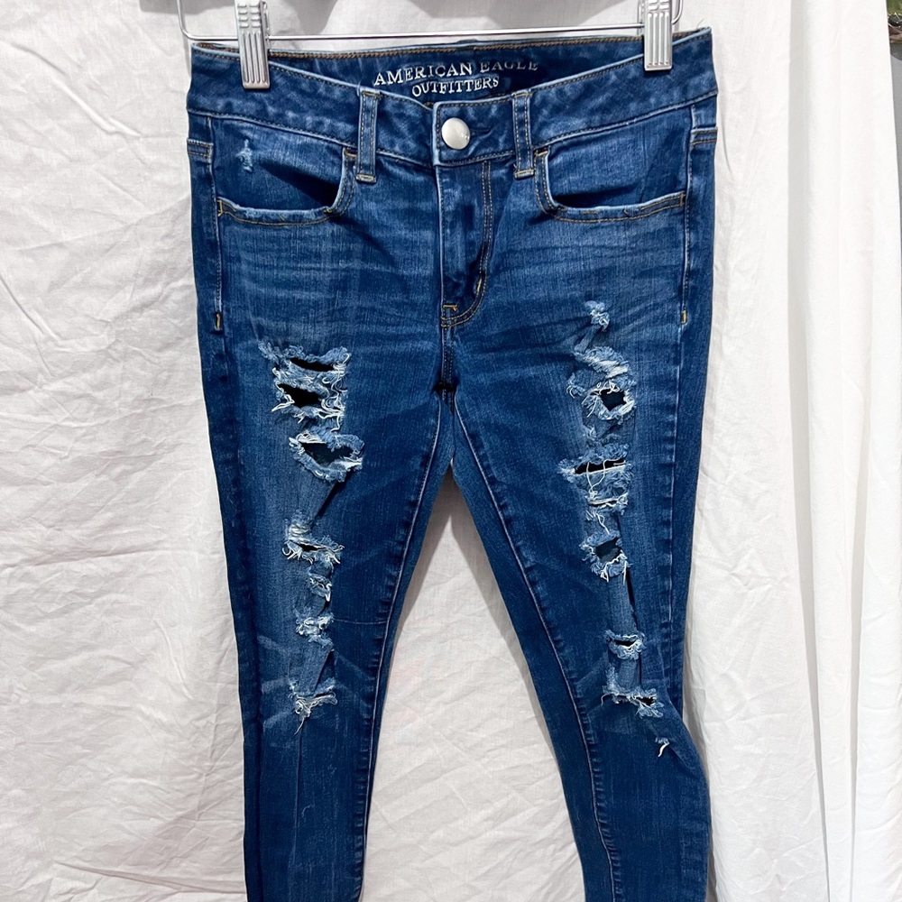 American Eagle Distressed Jeggings Size 2 Short